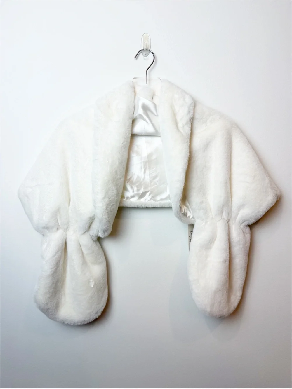 Fashion | White Faux Fur Scarf Shawl Collar Wrap Stole Winter Shrug NWT